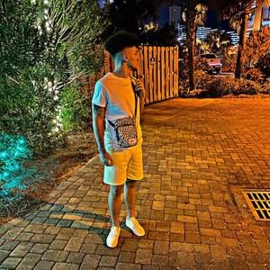 Meet your Posher, Emanuel